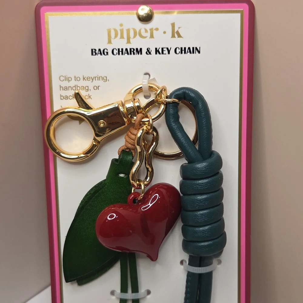 ❤️▪️Piper K▪️ Beautiful Bag Charm Key Chain with flowers, heart